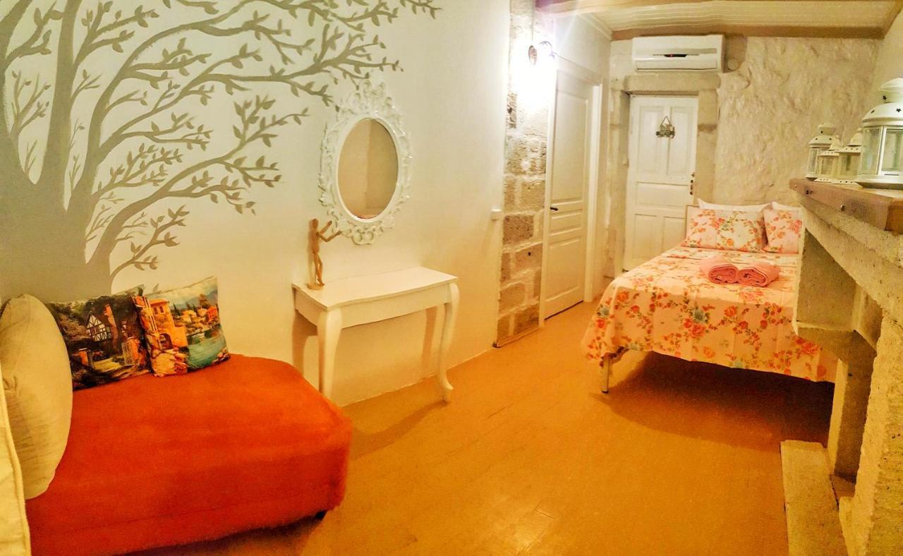 Lilyum Alacati - Tas Ev Екстериор снимка