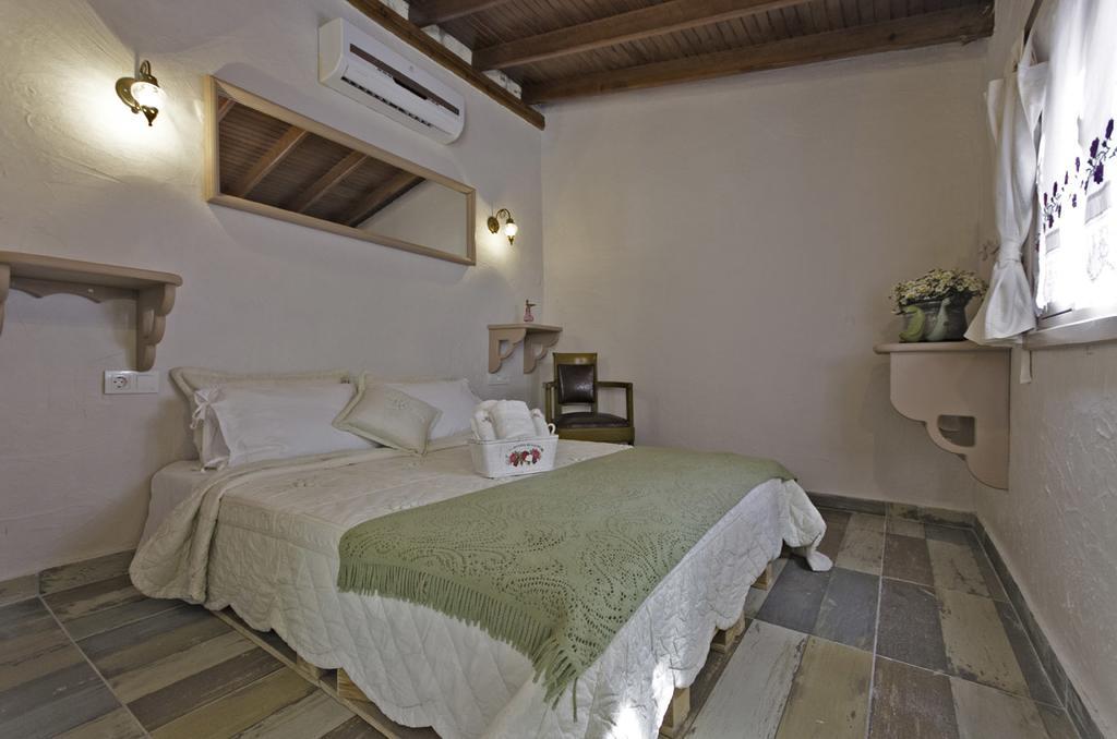 Lilyum Alacati - Tas Ev Екстериор снимка