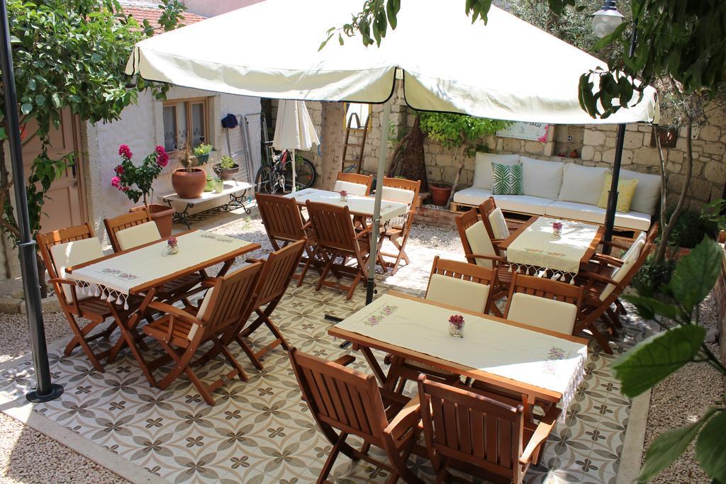 Lilyum Alacati - Tas Ev Екстериор снимка